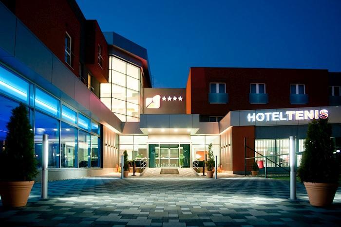 Hotel Tenis Zvolen Eksteriør bilde