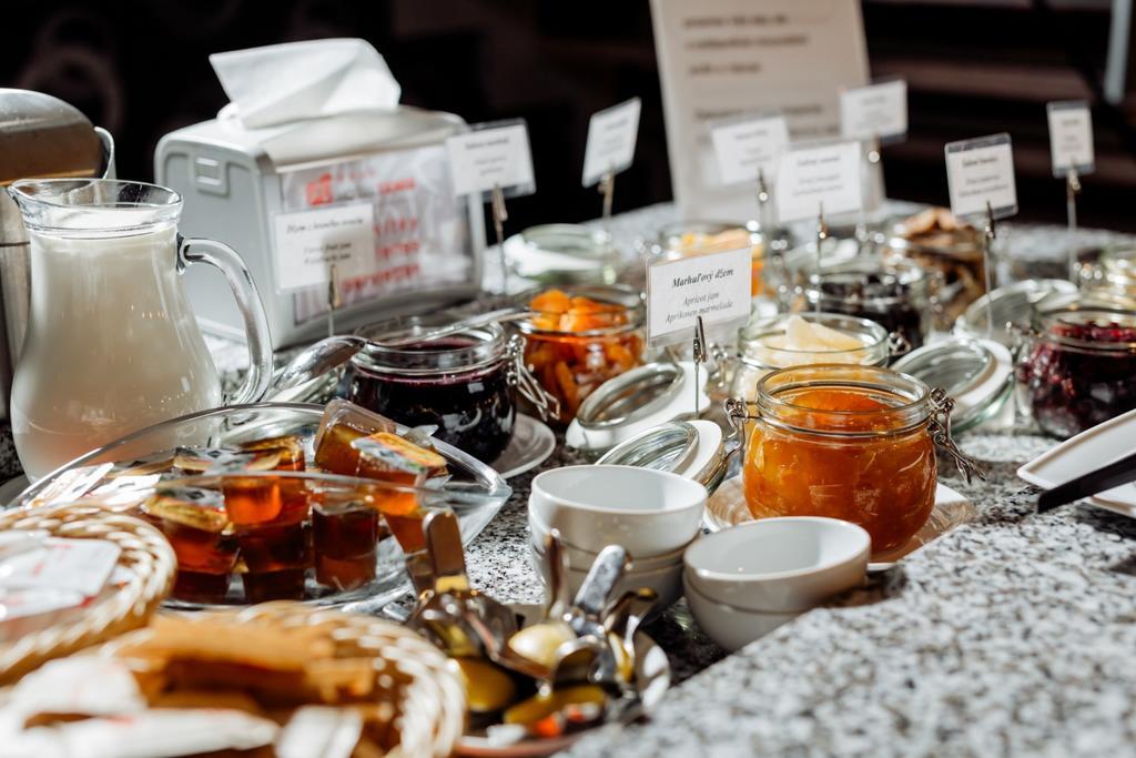 Hotel Tenis Zvolen Eksteriør bilde