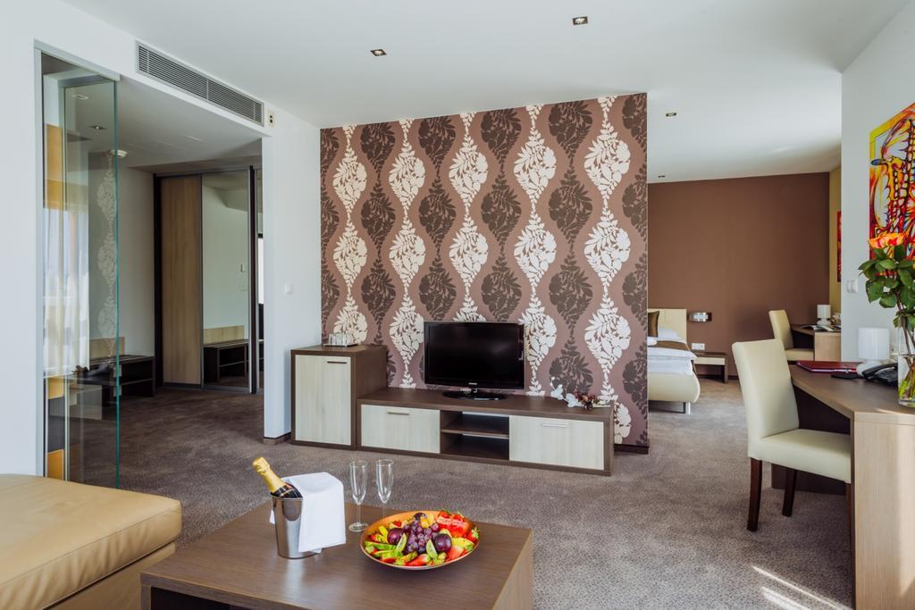 Hotel Tenis Zvolen Eksteriør bilde